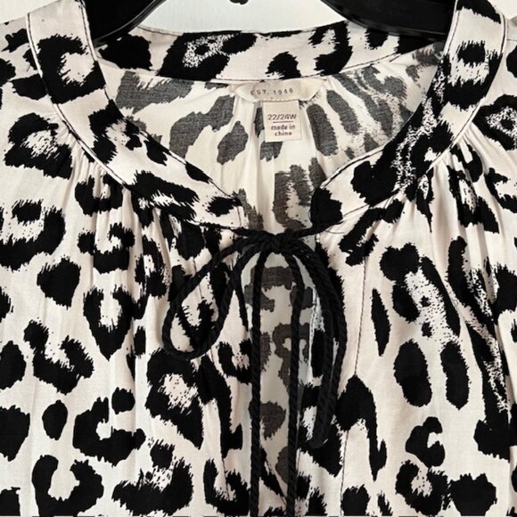 CATO EST 1946 WOMENS LEOPARD PRINT BLOUSE, BELL SLEEVES, SIZE 22/24W - Picture 3 of 8